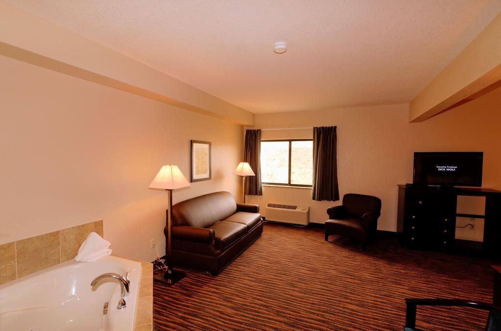 Cobblestone Inn & Suites - Denison | Oak Ridge Exterior photo