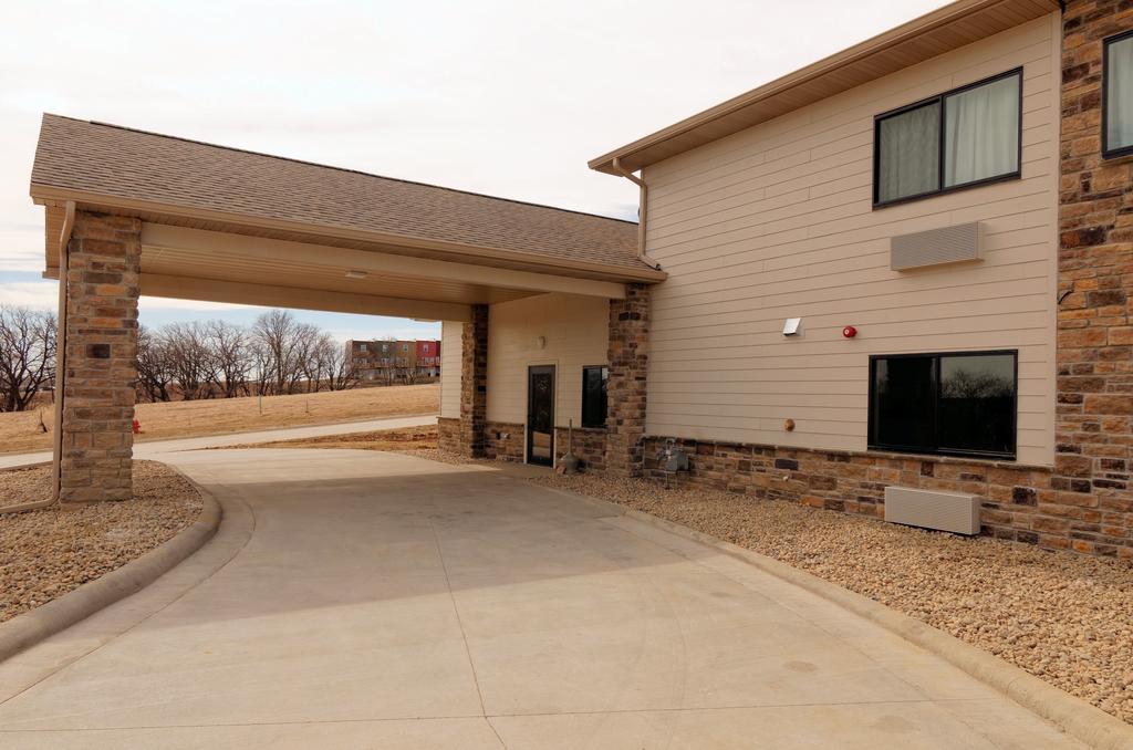 Cobblestone Inn & Suites - Denison | Oak Ridge Exterior photo