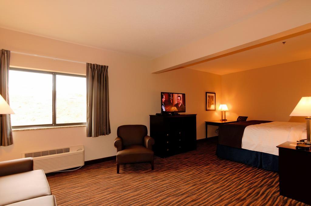 Cobblestone Inn & Suites - Denison | Oak Ridge Room photo