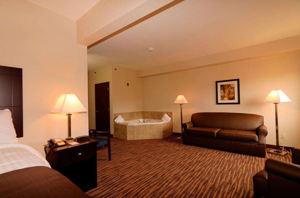 Cobblestone Inn & Suites - Denison | Oak Ridge Exterior photo
