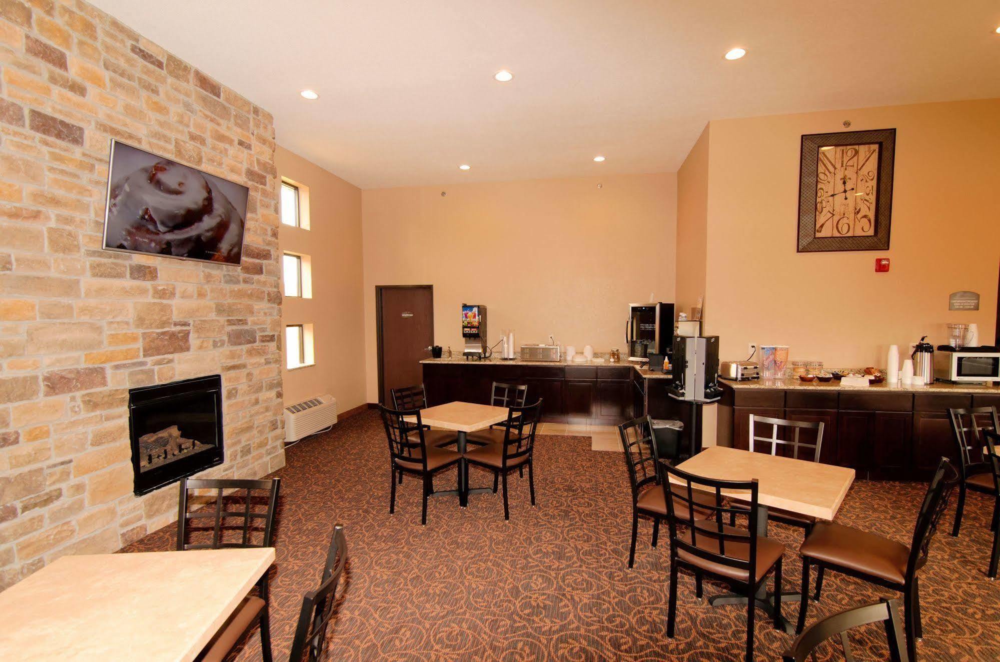 Cobblestone Inn & Suites - Denison | Oak Ridge Exterior photo