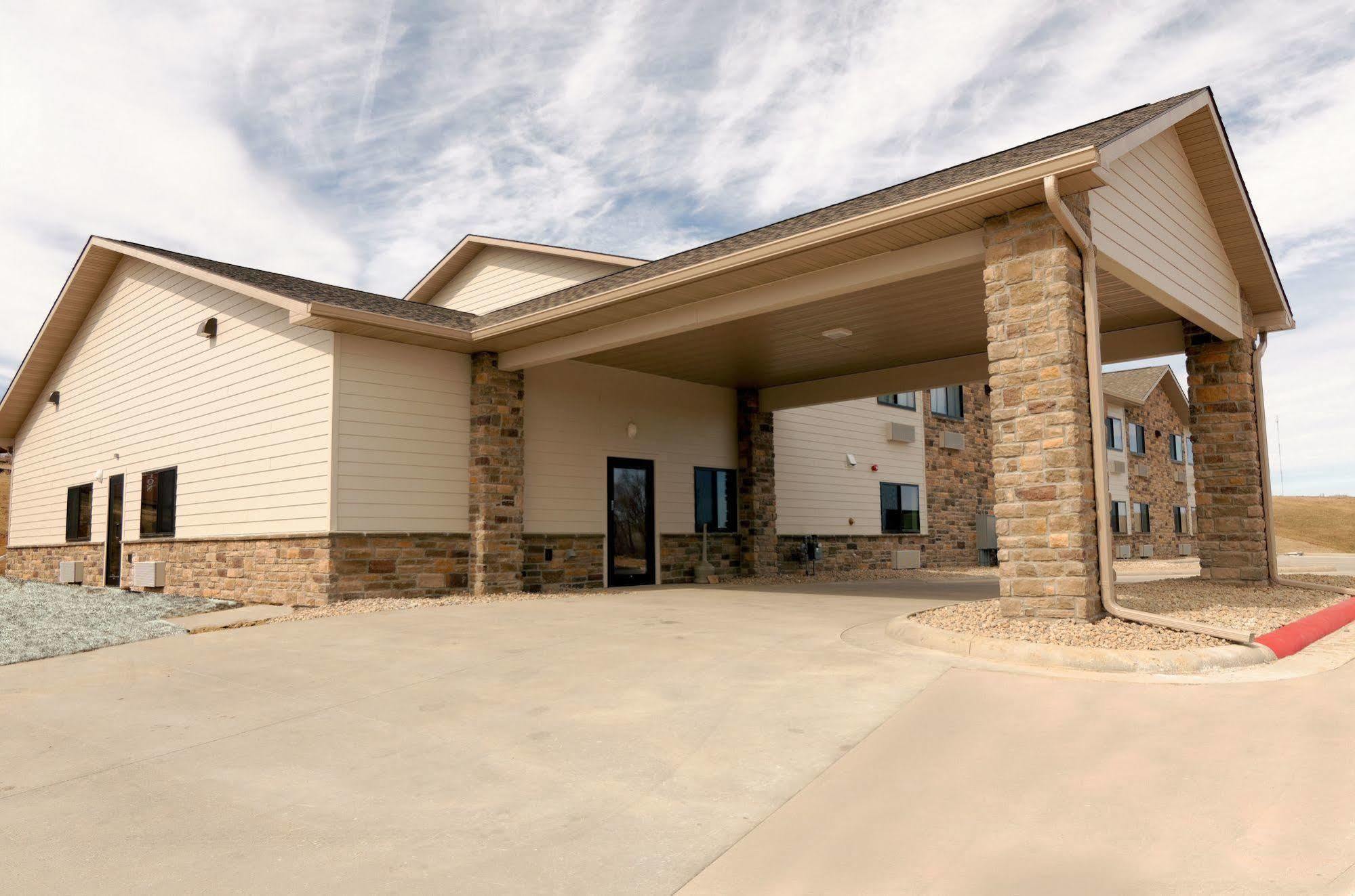 Cobblestone Inn & Suites - Denison | Oak Ridge Exterior photo