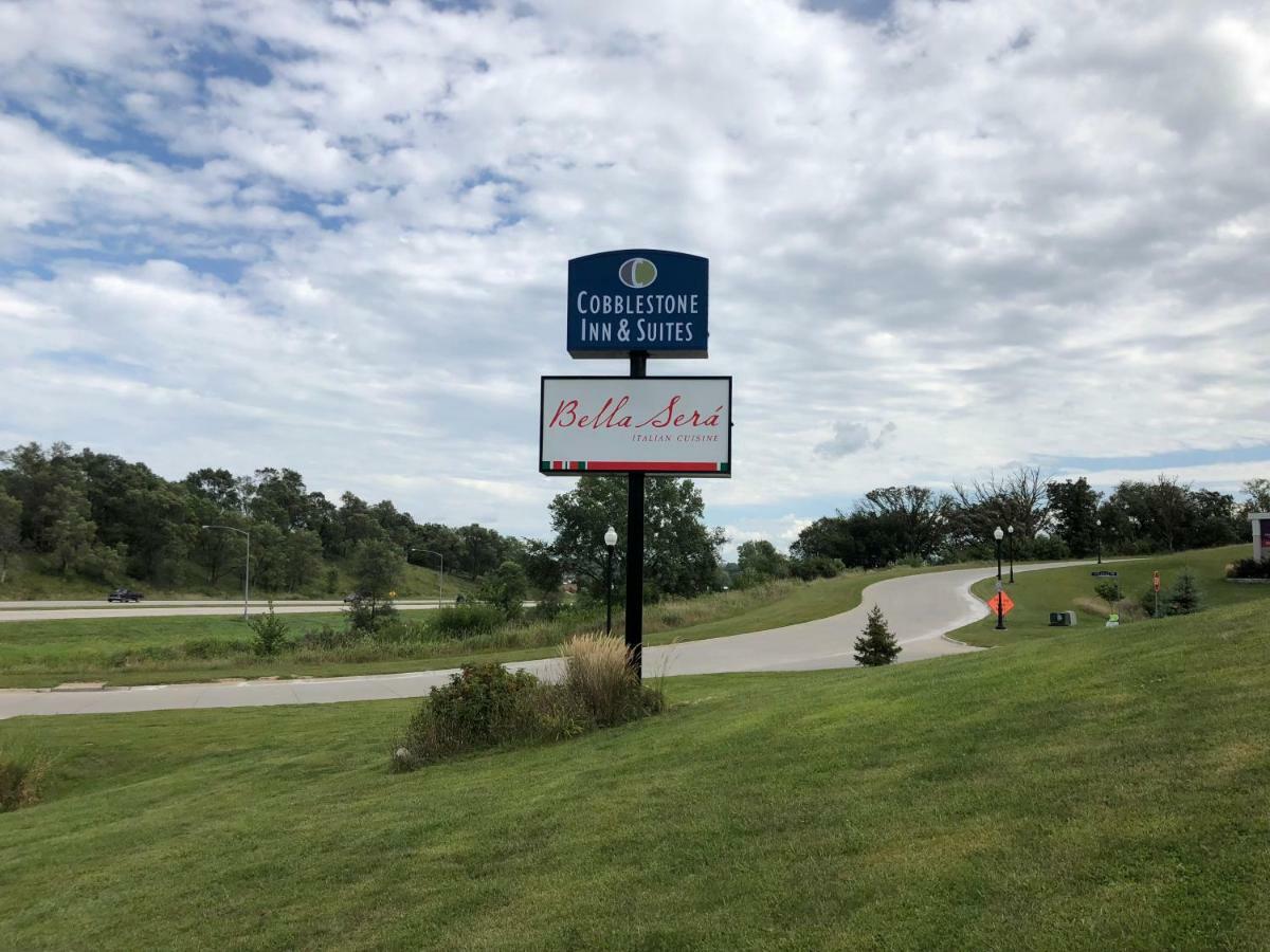 Cobblestone Inn & Suites - Denison | Oak Ridge Exterior photo