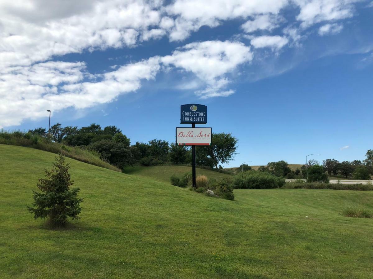Cobblestone Inn & Suites - Denison | Oak Ridge Exterior photo